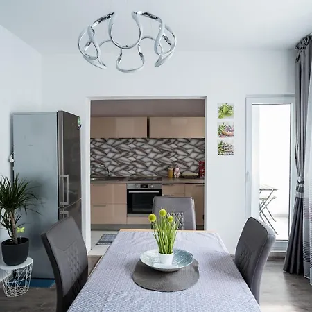 Black Sea Centre By Flat Manаger Daire *